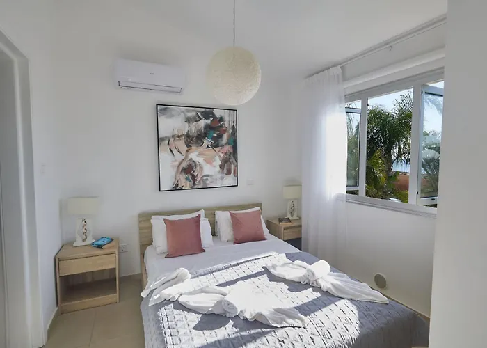 Casa de Férias Moderne- Geraeumige Ferienvilla By Interhome