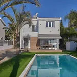 Moderne- Geraeumige Ferienvilla By Interhome アヤナパ