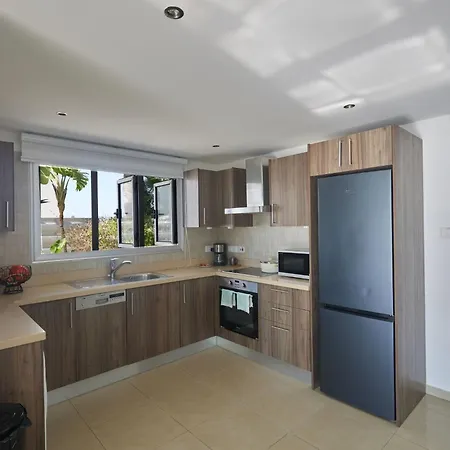 Moderne- Geraeumige Ferienvilla By Interhome