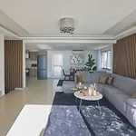 Dom wakacyjny Moderne- Geraeumige Ferienvilla By Interhome