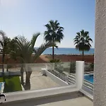 Dom wakacyjny Moderne- Geraeumige Ferienvilla By Interhome